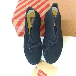 Clarks Black Desert Boots , Ladies Size 8 1/2 Medium. New in Box